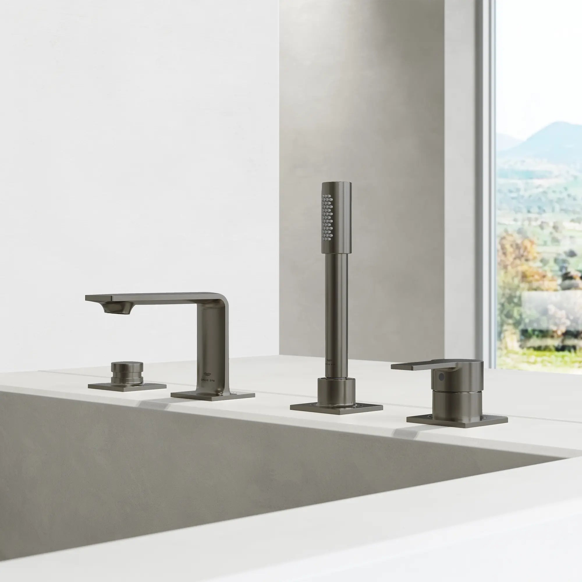 Robinet de baignoire romaine, 4 trous, à montage sur tablier avec douchette 6,6 L/min (1,75 gpm) // BRUSHED HARD GRAPHITE // 288564_Allure_EnvironmentCloseUp_19316AL1_0001_April2026V2_0_CDNwebp.webp