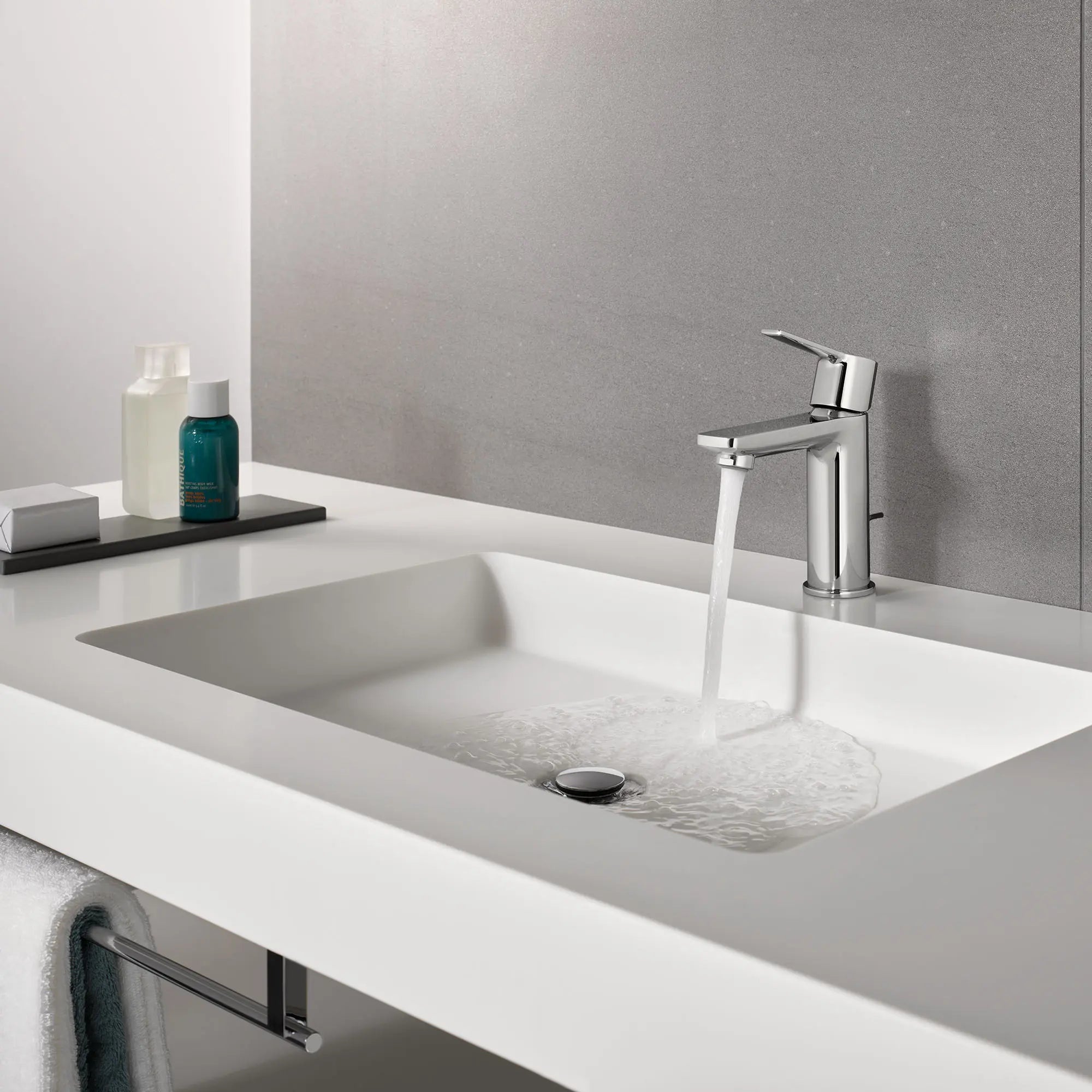 Robinet monotrou pour salle de bain, à poignée simple, taille TP, 4,5 L/min (1,2 gpm) // CHROME STARLIGHT GROHE // 70210_B-2382400A_3_CDNwebp.webp