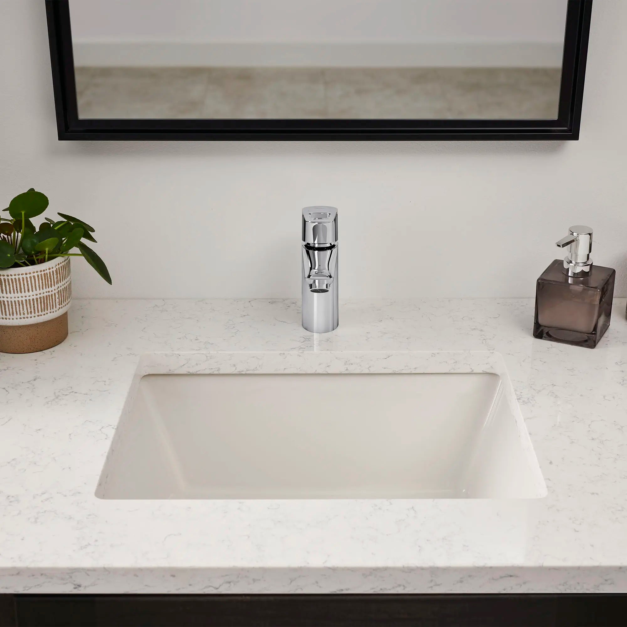 ROBINET DE SALLE DE BAINS MONOTROU À POIGNÉE UNIQUE DE TAILLE MOYENNE 1,2 GPM (4,56 L/MIN) // CHROME STARLIGHT GROHE // 70379_B-23963001_4_CDNwebp.webp