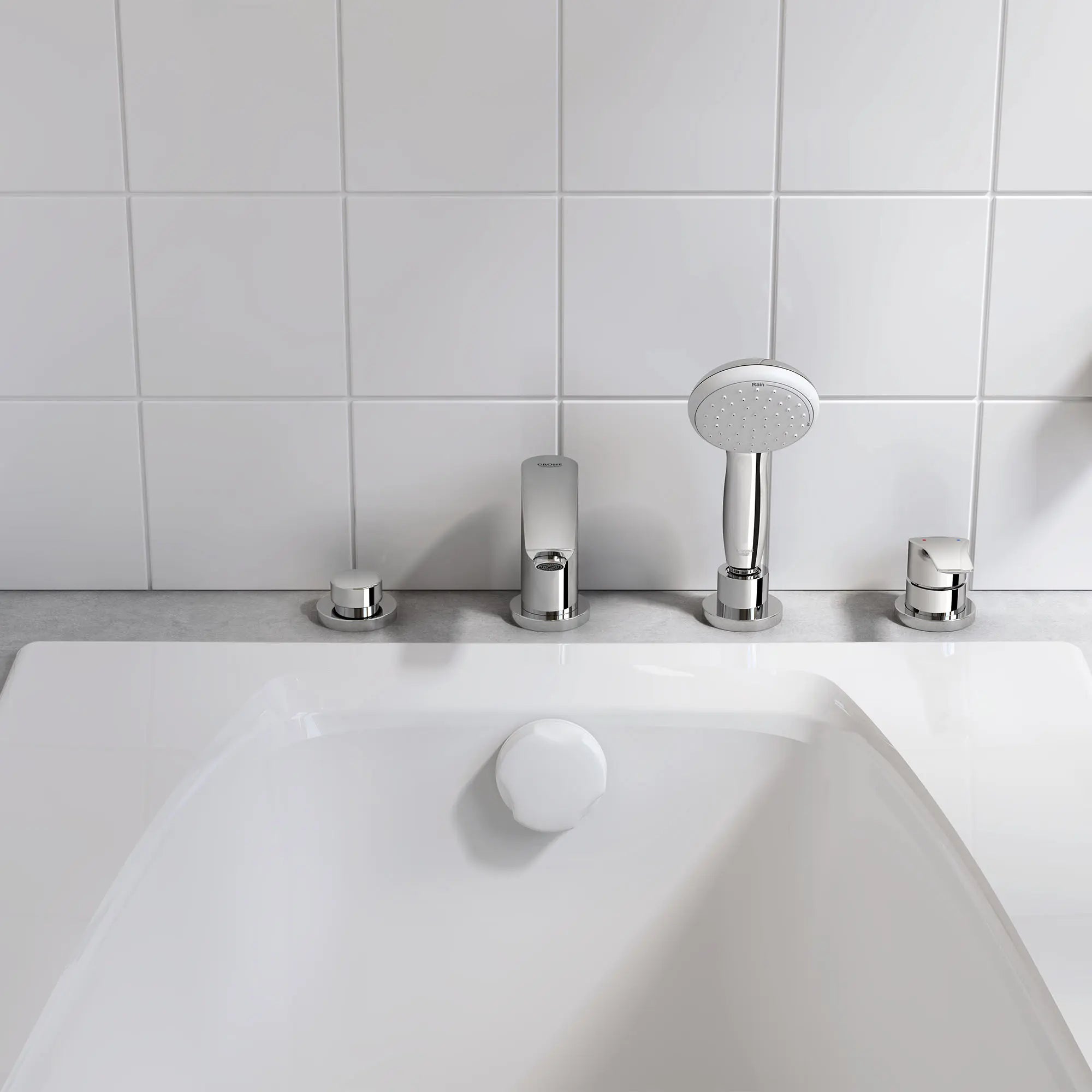Robinet de baignoire Roman sur tablier à 4 trous, à levier unique et à douchette de 1,75 GPM // CHROME STARLIGHT GROHE // 70544_B-25245003_CDNwebp.webp