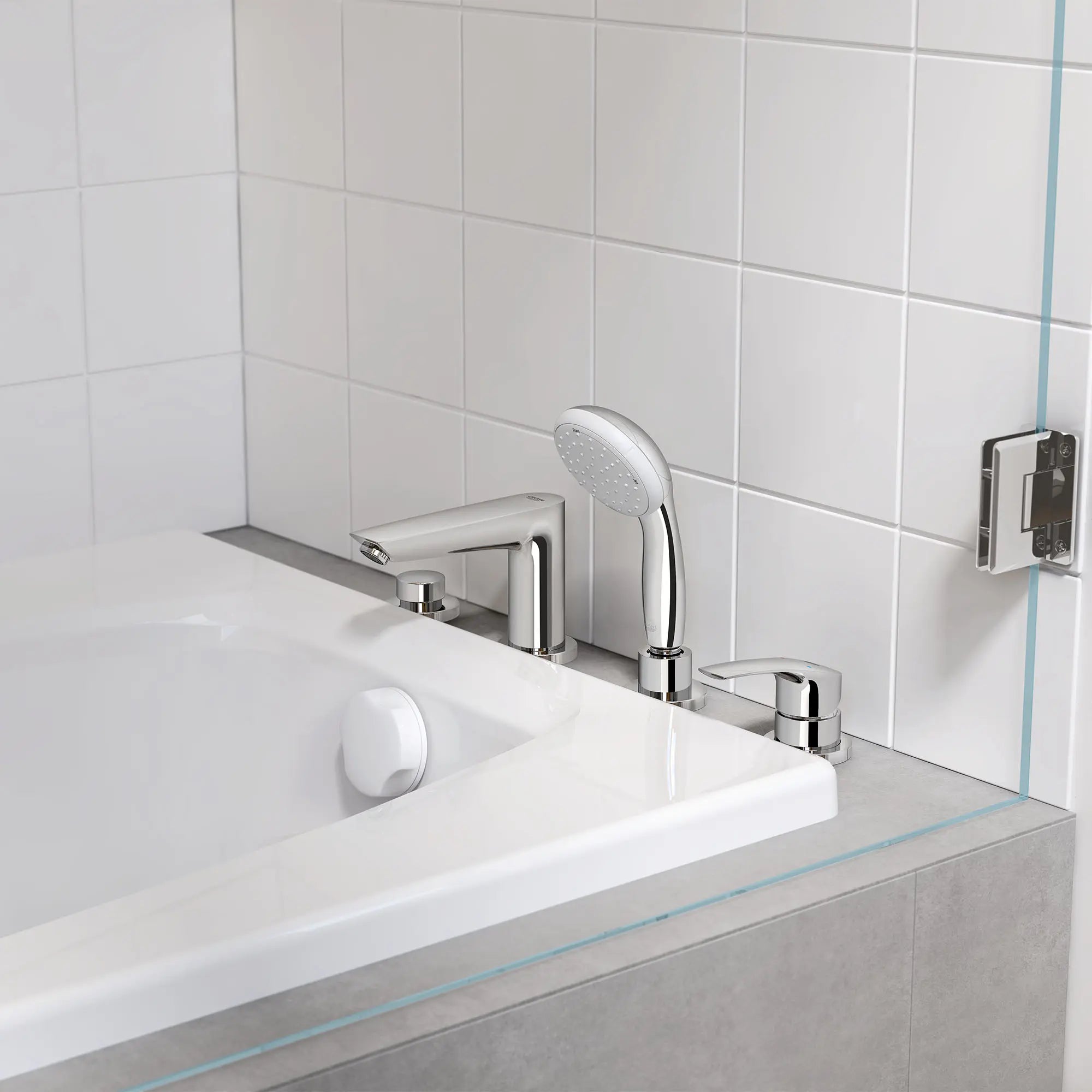 Robinet de baignoire Roman sur tablier à 4 trous, à levier unique et à douchette de 1,75 GPM // CHROME STARLIGHT GROHE // 70545_B-25245003_1_CDNwebp.webp