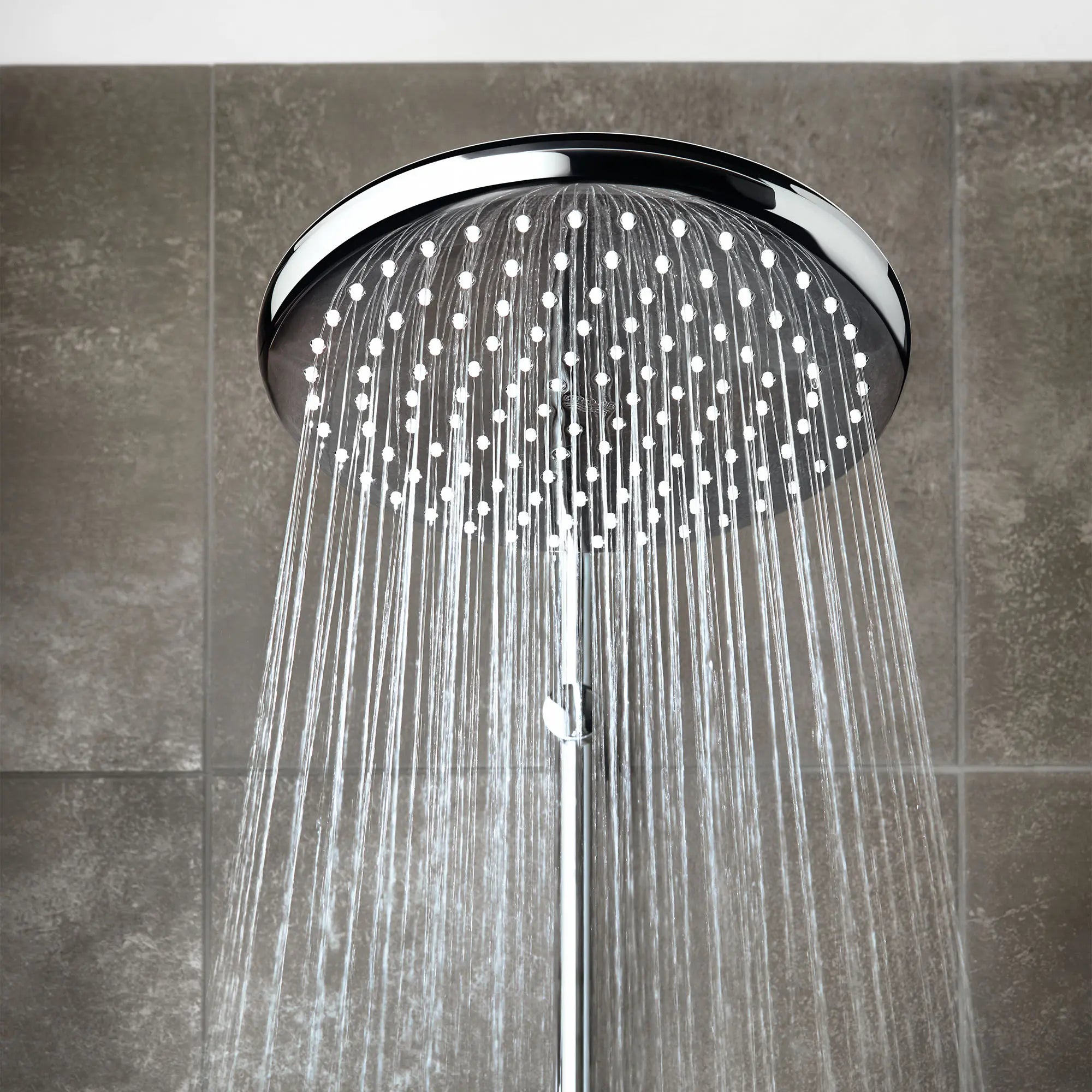 Pomme de douche à effet pluie 250, 9-7?8 po - 1 jet, 1,75 gpm // CHROME STARLIGHT GROHE // 70900_B-26715000_CDNwebp.webp