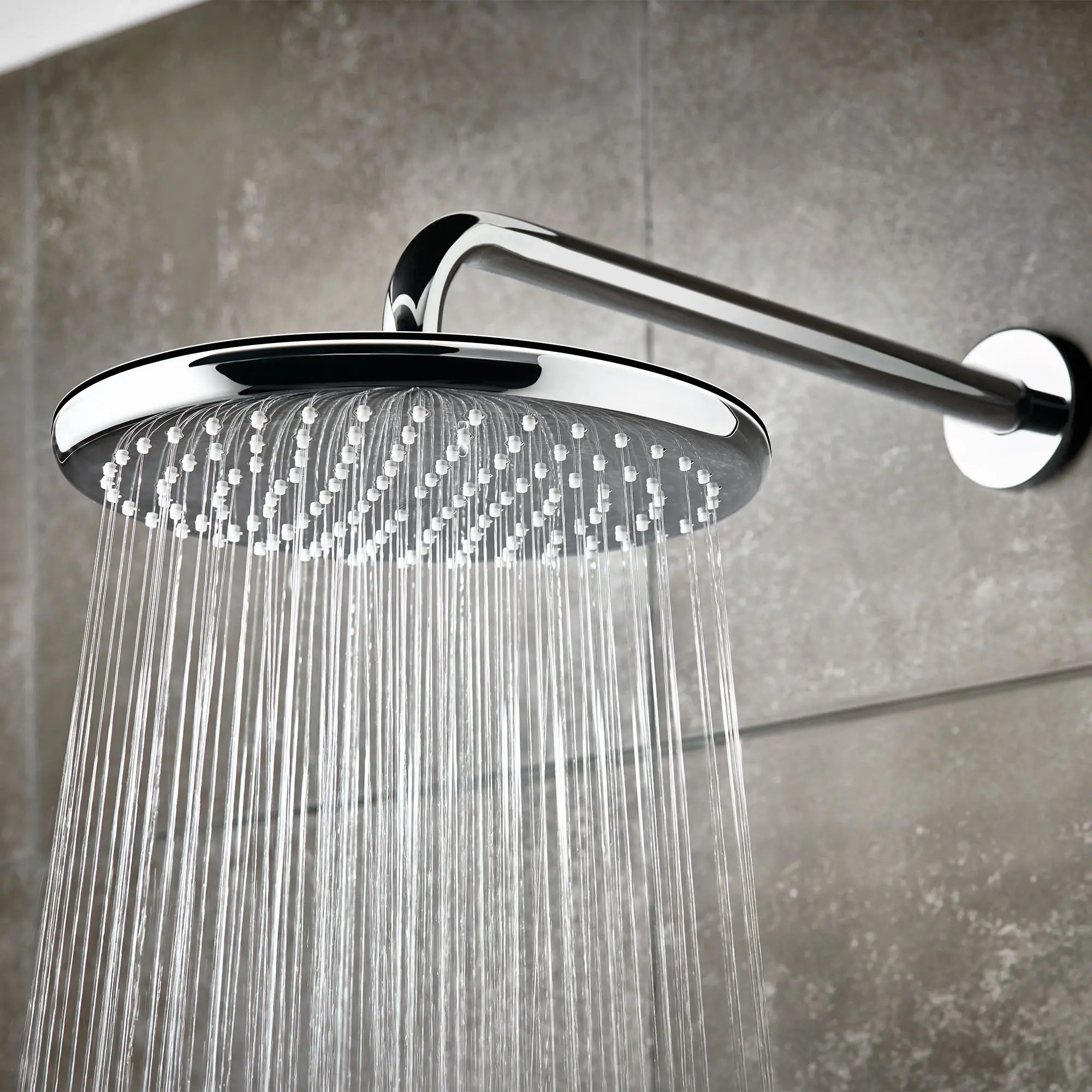 Pomme de douche à effet pluie 250, 9-7?8 po - 1 jet, 1,75 gpm // CHROME STARLIGHT GROHE // 70906_B-26715000_2_CDNwebp.webp