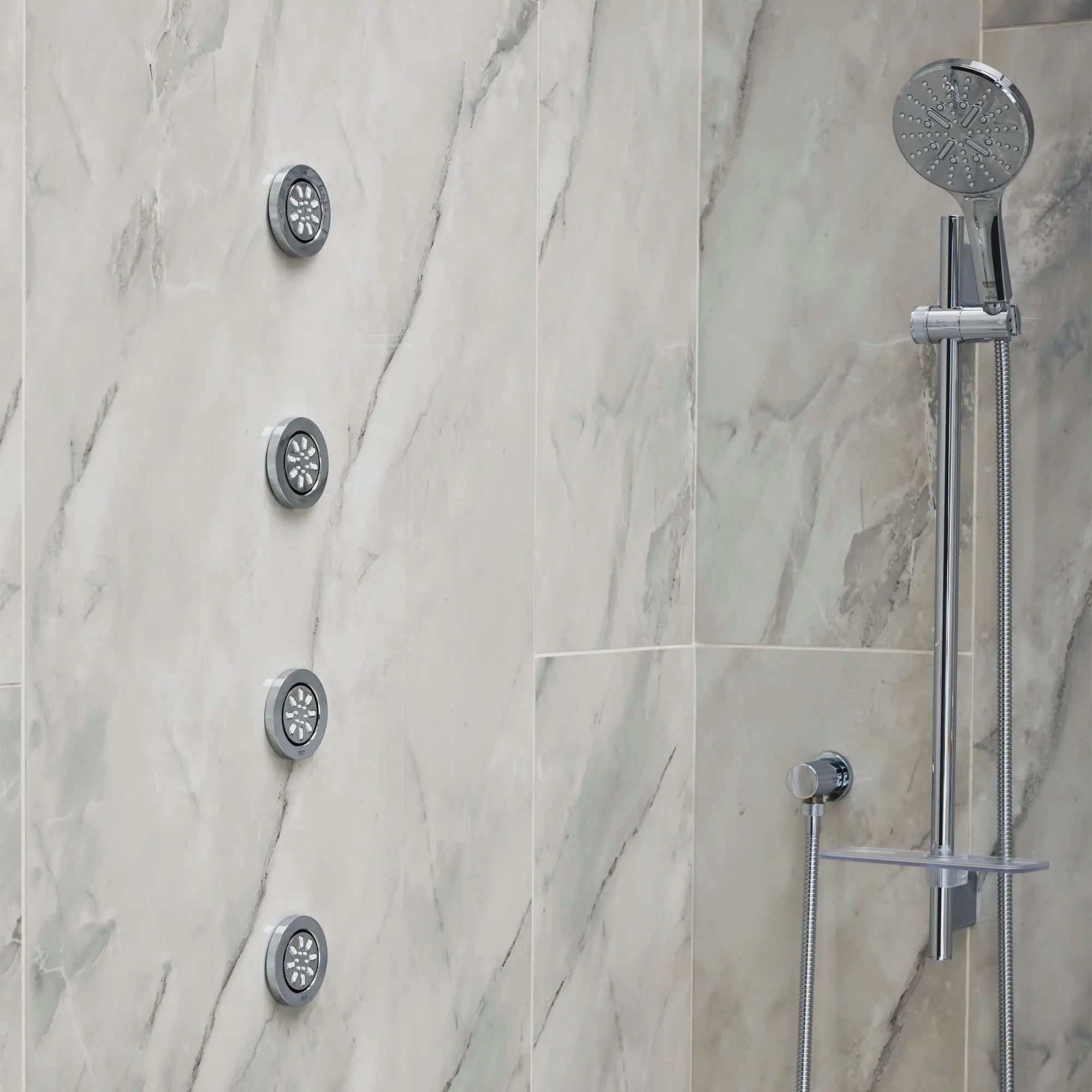 Douchette latérale - 2 jets, 0,9 gpm // CHROME STARLIGHT GROHE // 70975_B-26744000_CDNwebp.webp