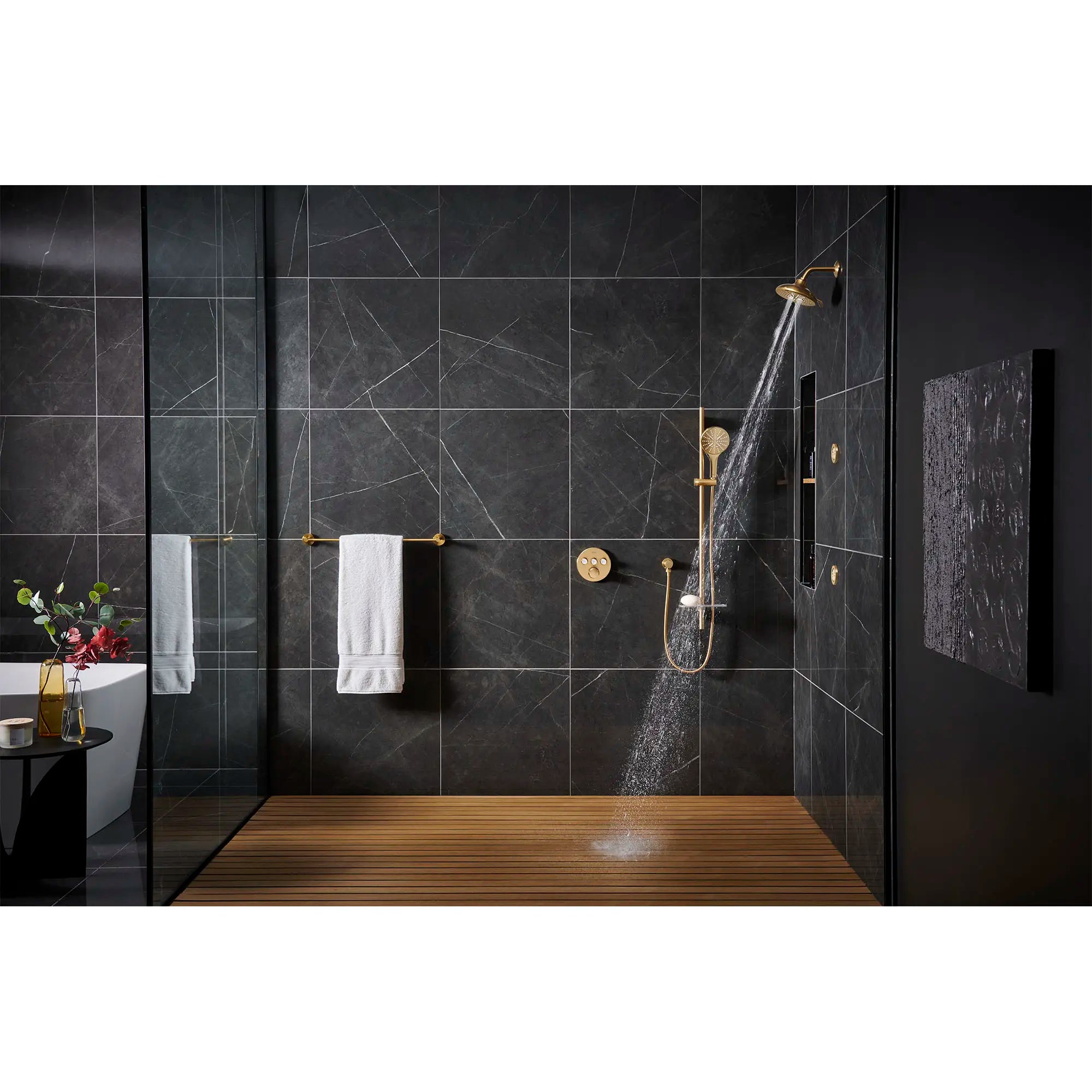 Pomme de douche de  6-½ po - 3 jets, 1,75 gpm // AUBE FRAÎCHE BROSSÉ // 71074_B-26789GN0_27412GN0_26603GN0_26545GN0_26744GN0_26744GN0_29138GN0_1_CDNwebp.webp