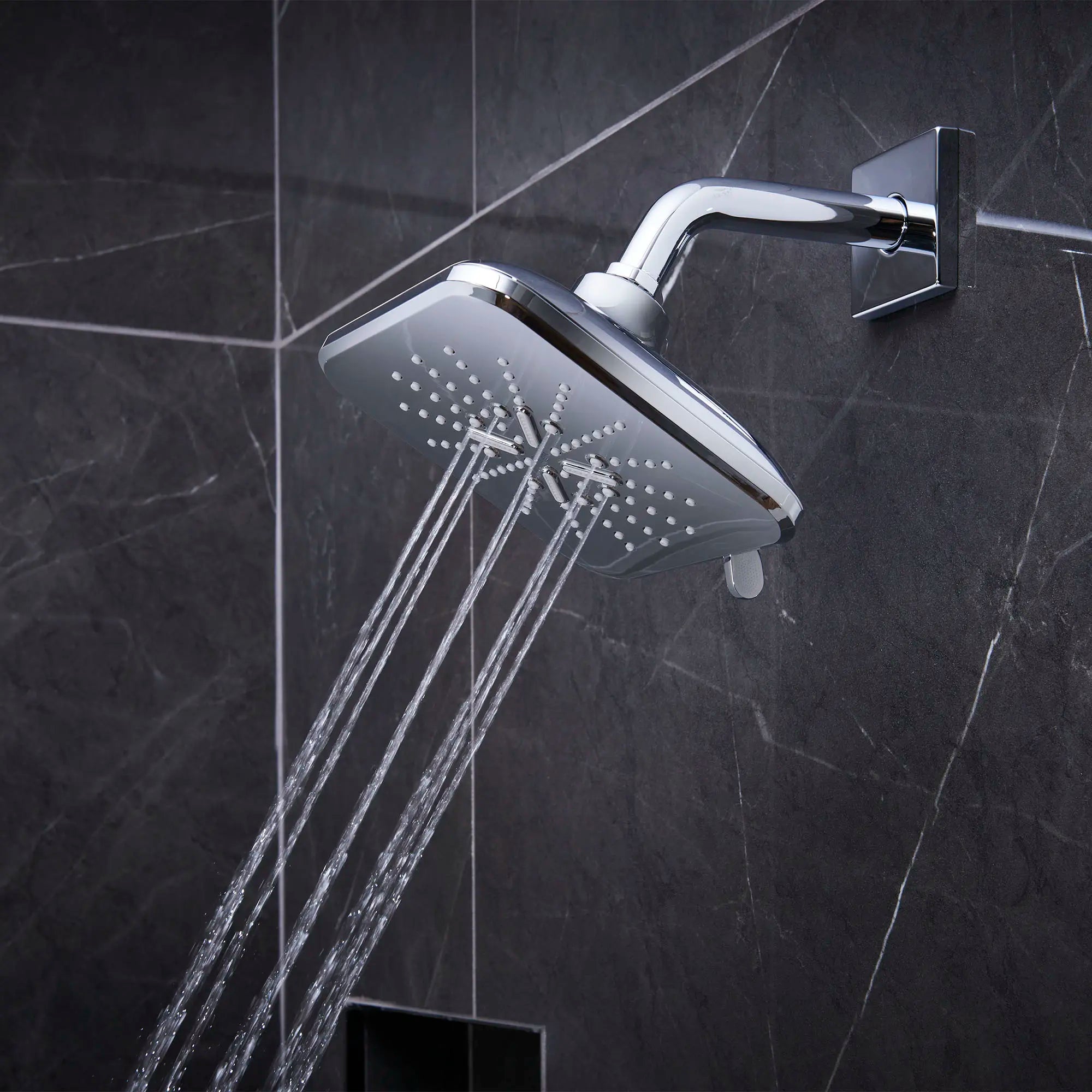 Pomme de douche de  6½ po - 3 jets, 6,6 L/min (1,75 gpm) // CHROME STARLIGHT GROHE // 71088_B-26797000_2_CDNwebp.webp
