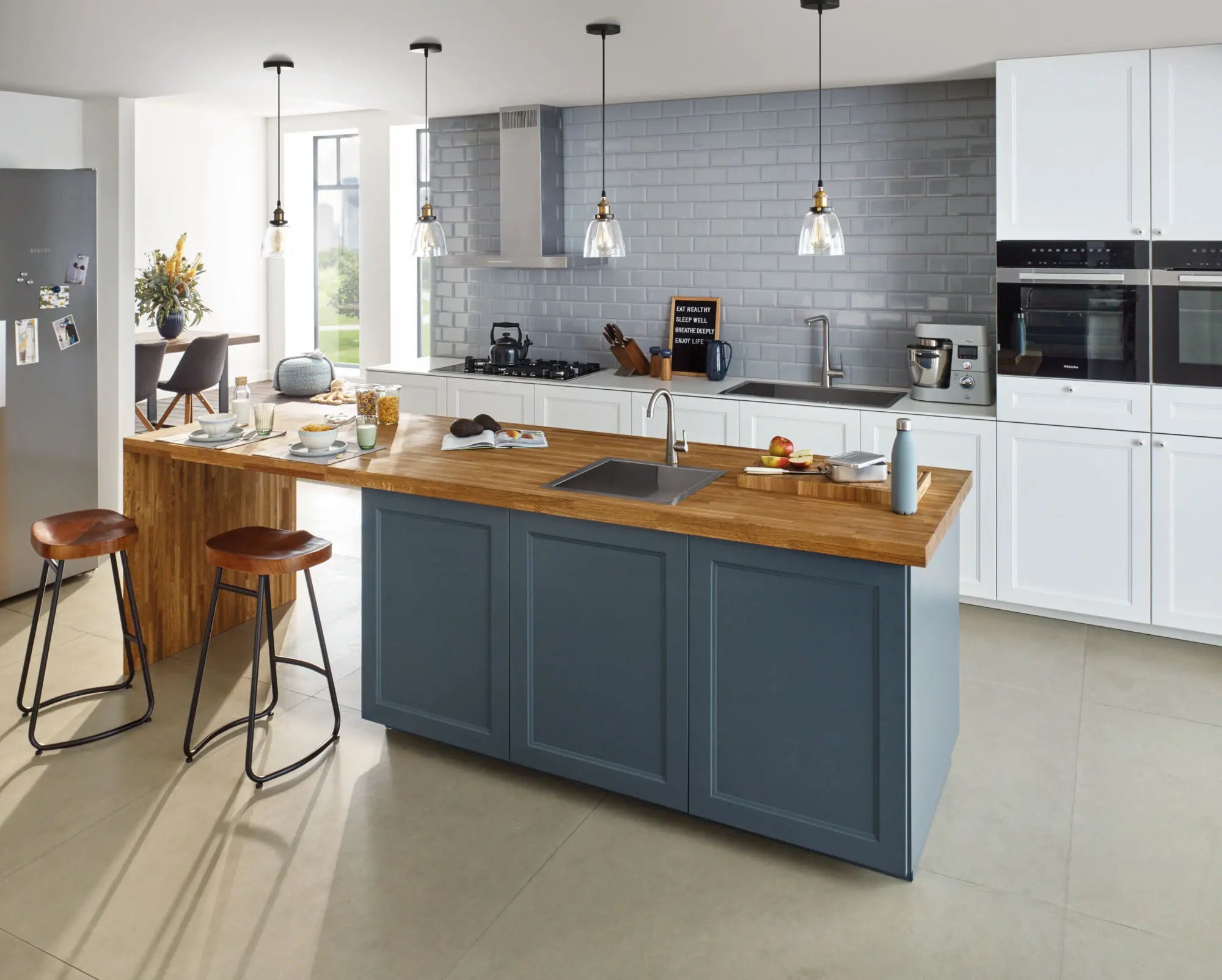 Robinet eau froide seulement à une poignée (pour breuvage) avec filtration 6,6 L/min (1,75 gpm) // SUPERACIER INFINITYFINISH // 71714_B-30026DC2_CDNwebp.webp