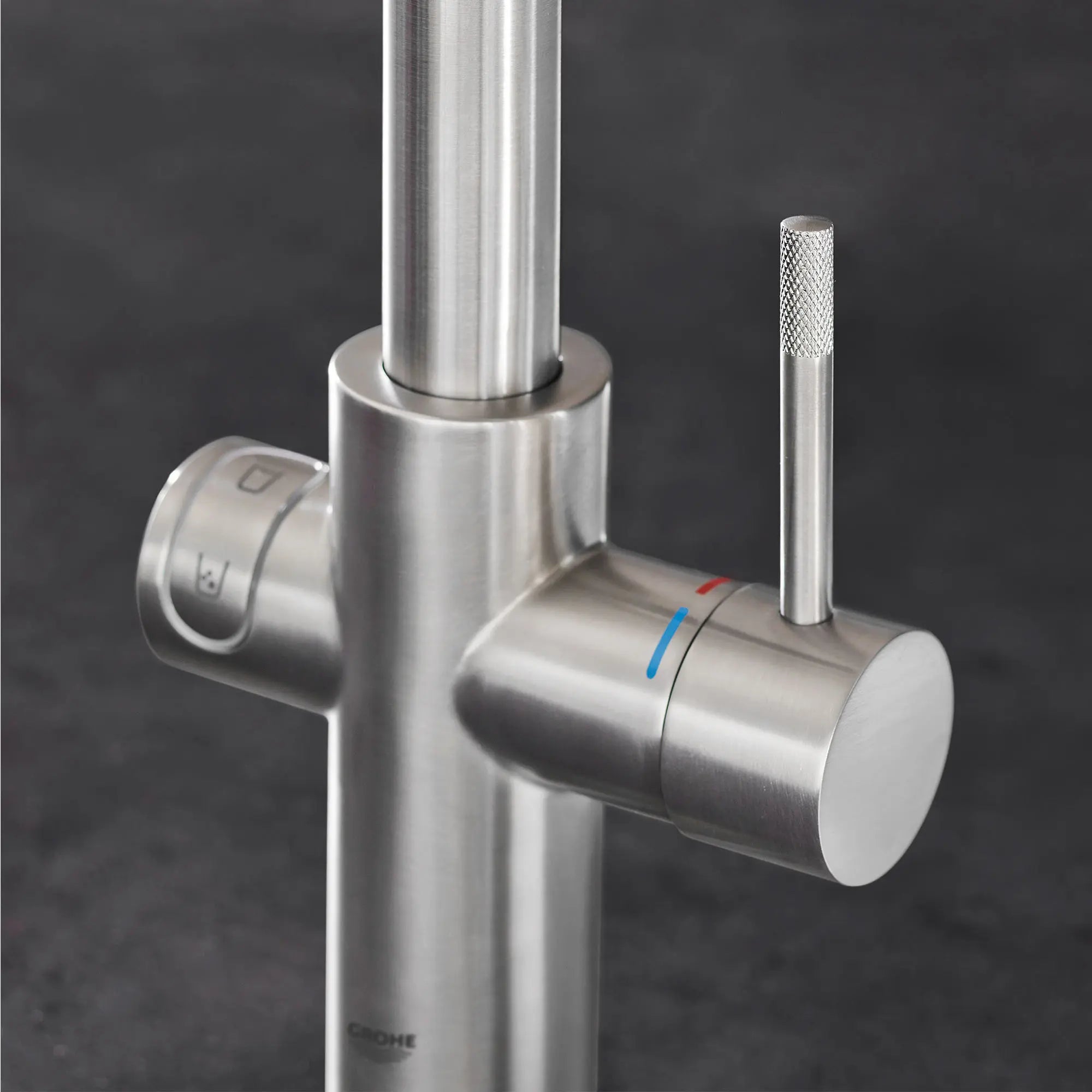 Robinet de cuisine monocommande, tête de pulvérisation coulissante avec eau réfrigérée et pétillante 6,6 L/min (1,75 gpm) // SUPERACIER INFINITYFINISH // 71887_B-31251DC2_31608DC2_6_CDNwebp.webp