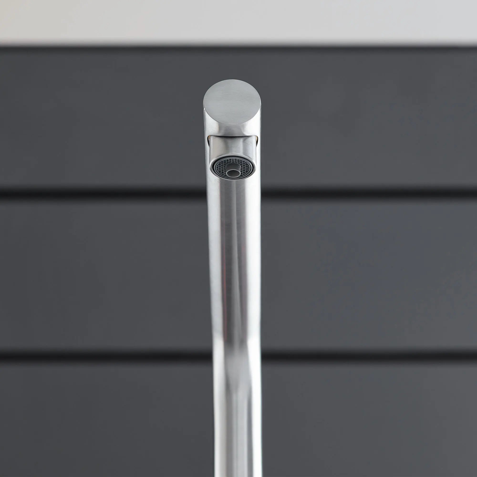 Robinet de cuisine monocommande, tête de pulvérisation rétractable avec eau réfrigérée et pétillante 6,6 L/min (1,75 gpm) // CHROME STARLIGHT GROHE // 72061_B-31608002_9_CDNwebp.webp