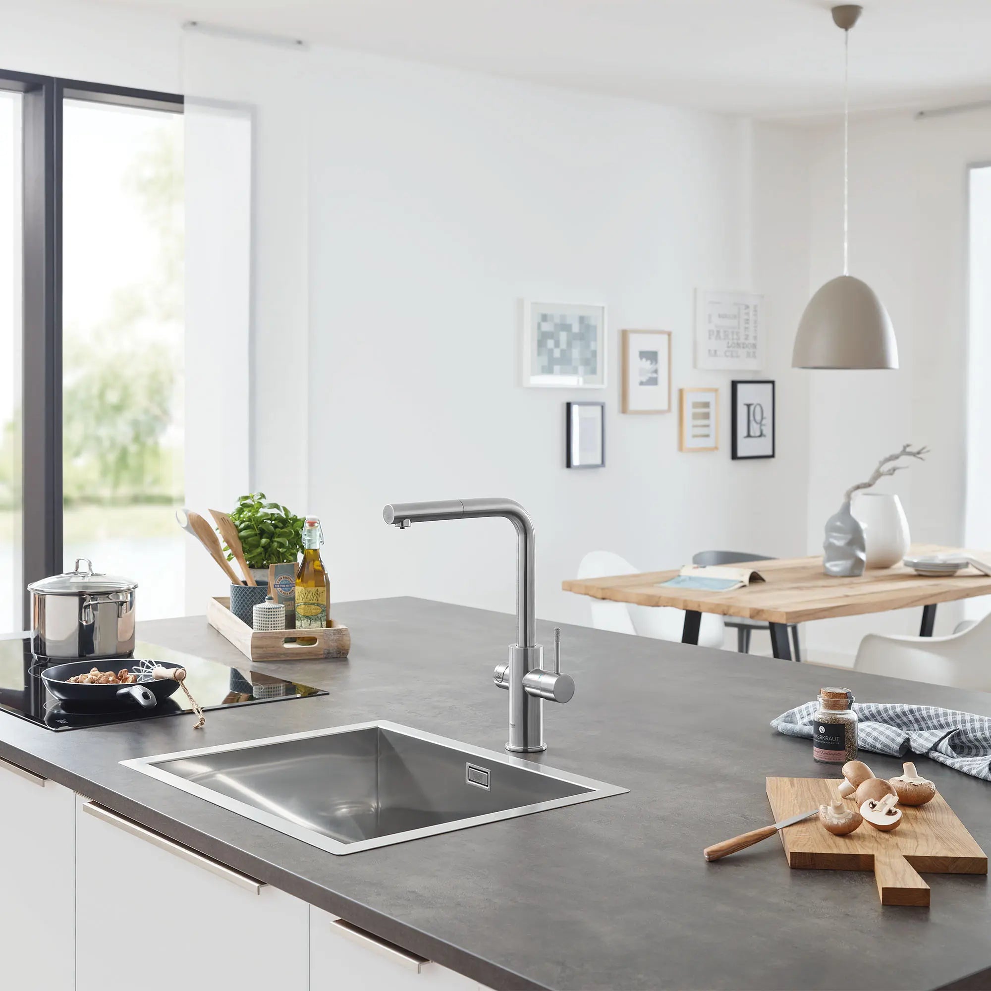 Robinet de cuisine monocommande, tête de pulvérisation rétractable avec eau réfrigérée et pétillante 6,6 L/min (1,75 gpm) // SUPERACIER INFINITYFINISH // 72067_B-31608DC2_1_CDNwebp.webp