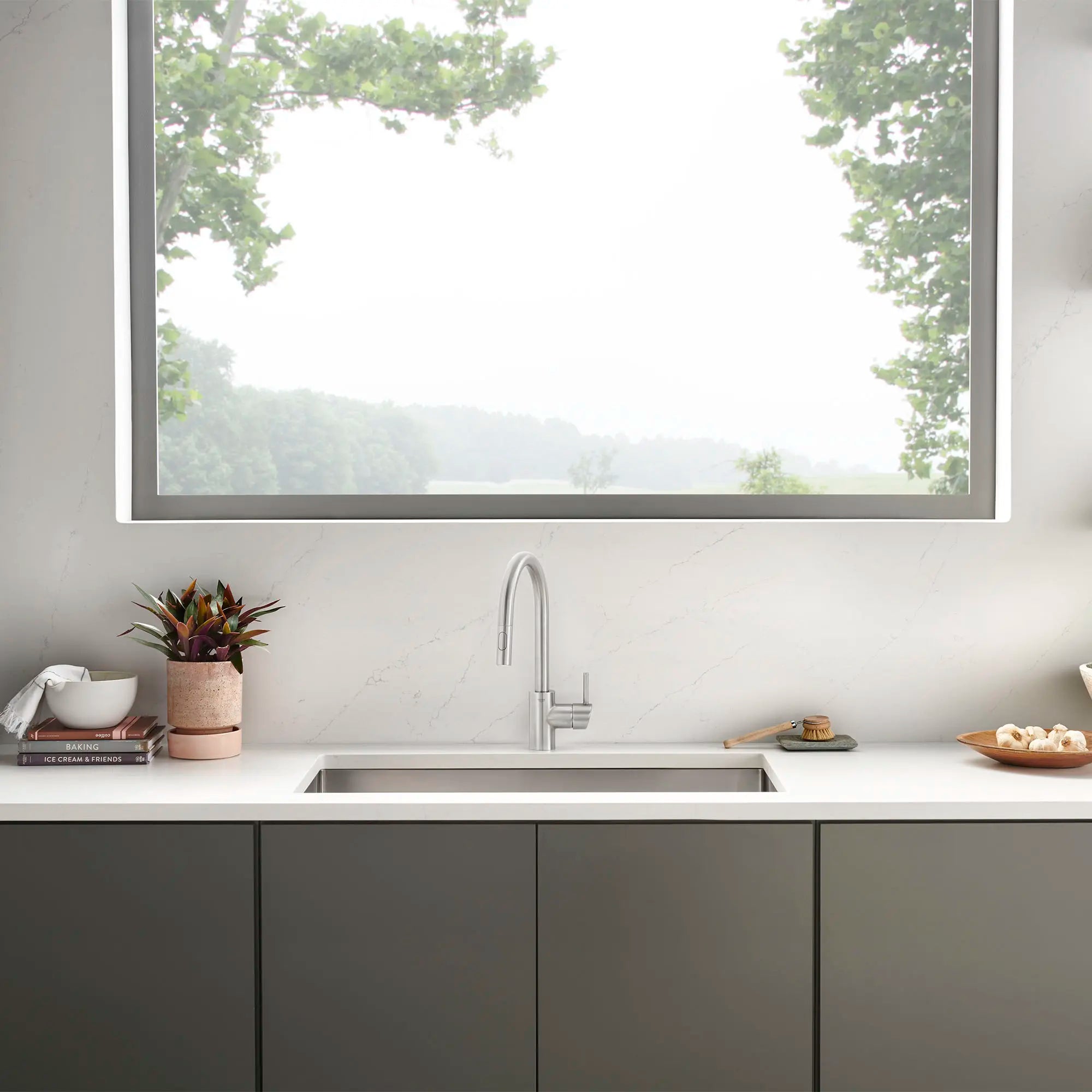 Robinet de cuisine rétractable à poignée simple et double jet 6,6 L/min (1,75 gpm) // SUPERACIER INFINITYFINISH // 72186_B-32665DC3_3_CDNwebp.webp