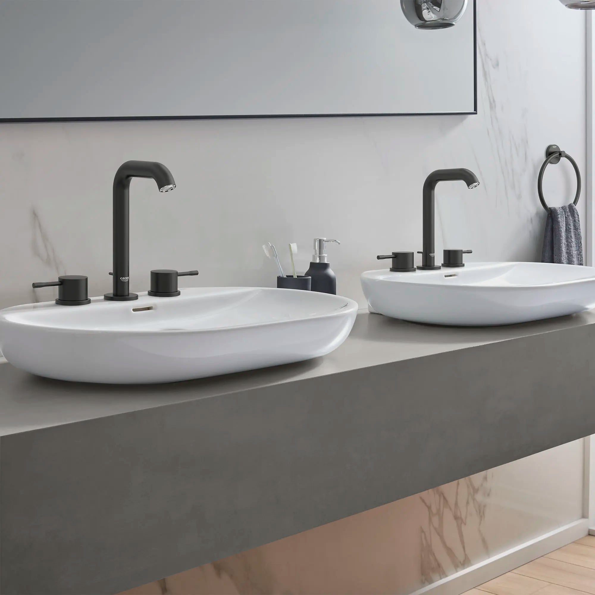 Robinet moyen pour salle de bain, 8 po, 2 poignées, 4,5 L/min (1,2 gpm) // NOIR MAT // 72466_B-403652431_202972431_39668000_CDNwebp.webp