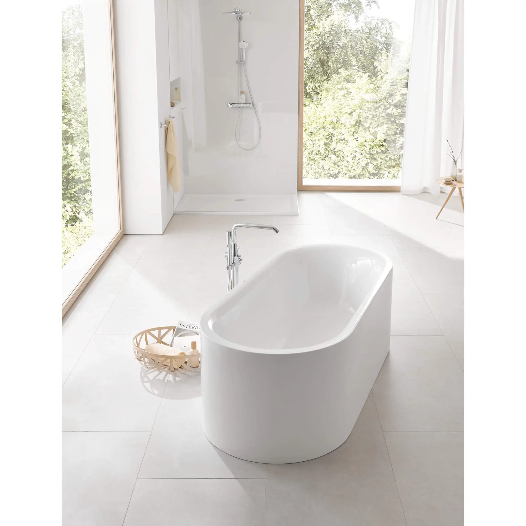 Essence Robinet de baignoire à montage au sol // GROHE STARLIGHT CHROME // 841_23491001-floor-standing-tub-filler-enviro-7_0_CDNwebp.webp