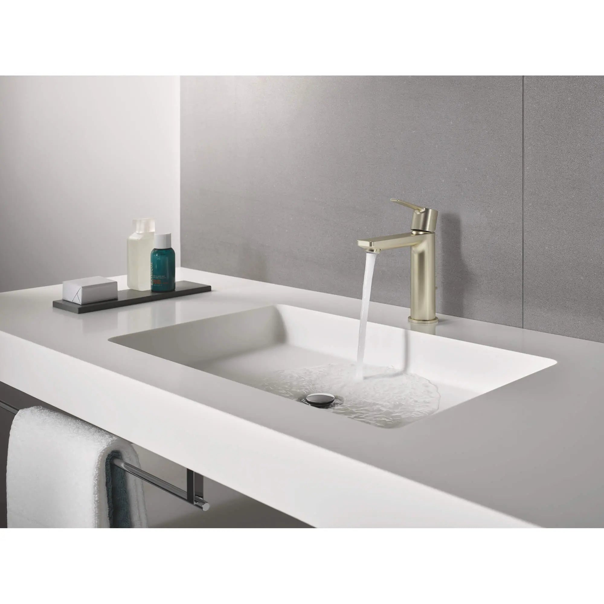 Lineare Robinet monotrou pour salle de bain, à poignée simple, taille P, 4,5 L/min (1,2 gpm) // NICKEL BROSSÉ INFINITYFINISH // 867_23794ena-single-handle-bathroom-faucet-s-size-enviro-2_0_CDNwebp.webp