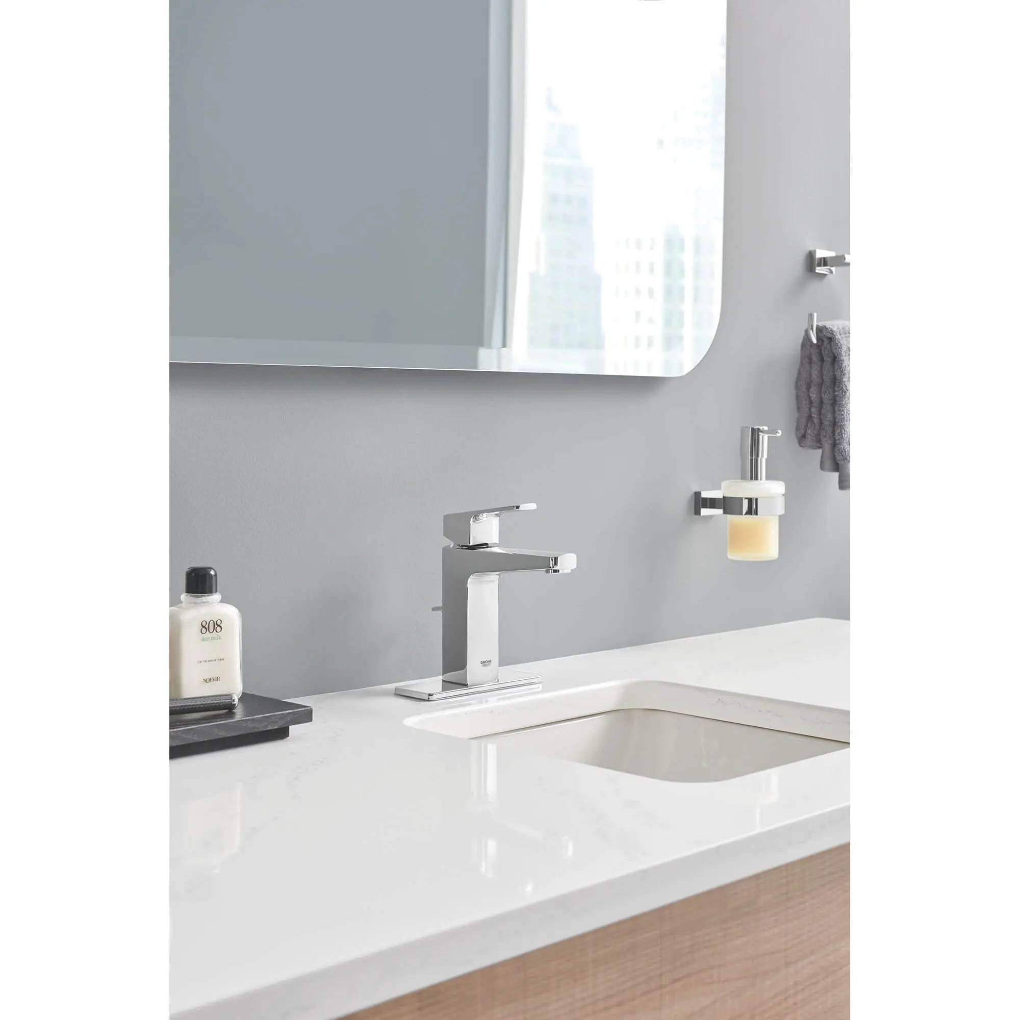 Robinet combiné de 4 po Tallinn // CHROME STARLIGHT GROHE // 898_23838000-single-handle-4-inch-centerset-bathroom-faucet-enviro-5_0_CDNwebp.webp
