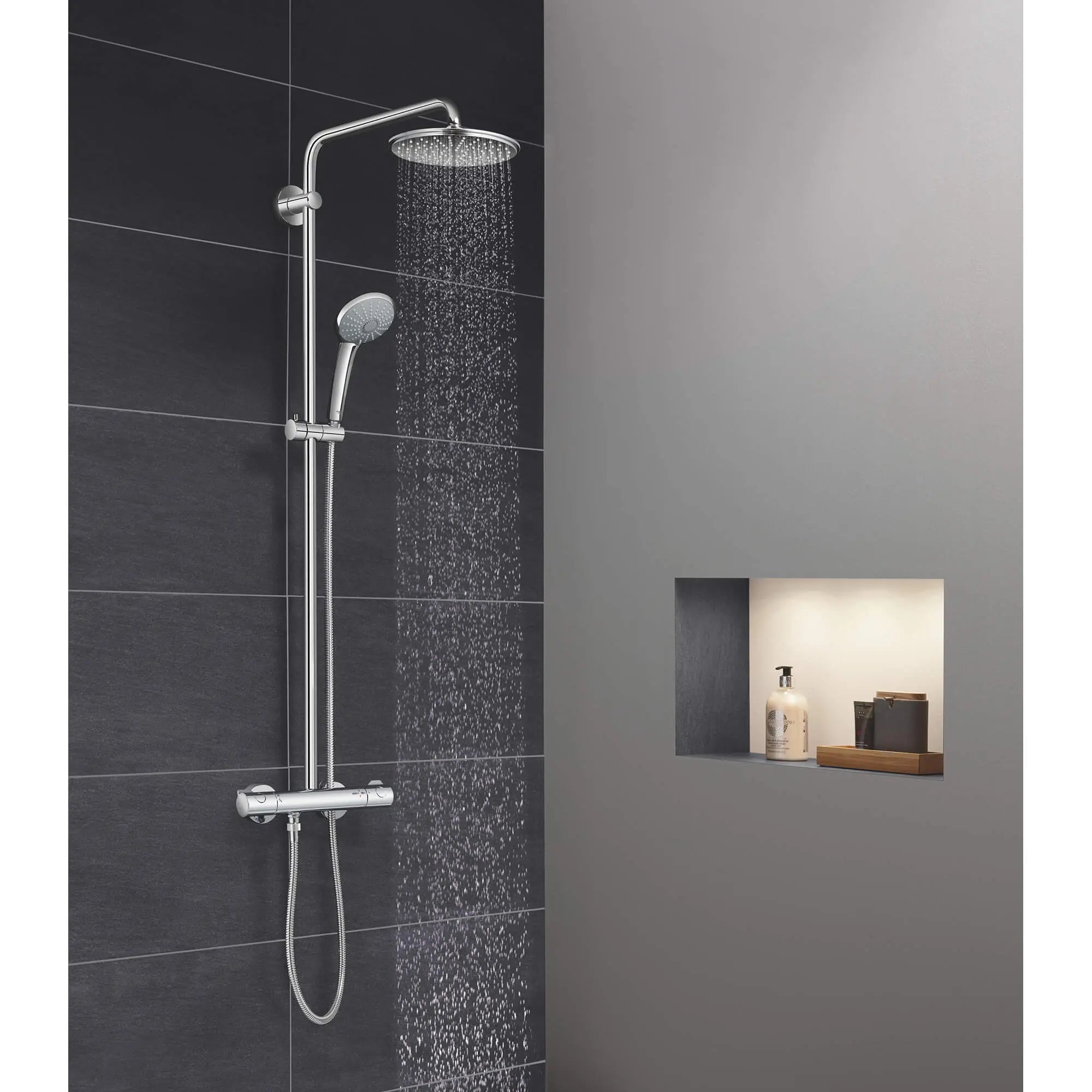 Euphoria Système de douche avec valve thermostatique // CHROME STARLIGHT GROHE // 984_26419000-shower-system-with-thermostat-for-wall-mount-enviro-1_0_CDNwebp.webp