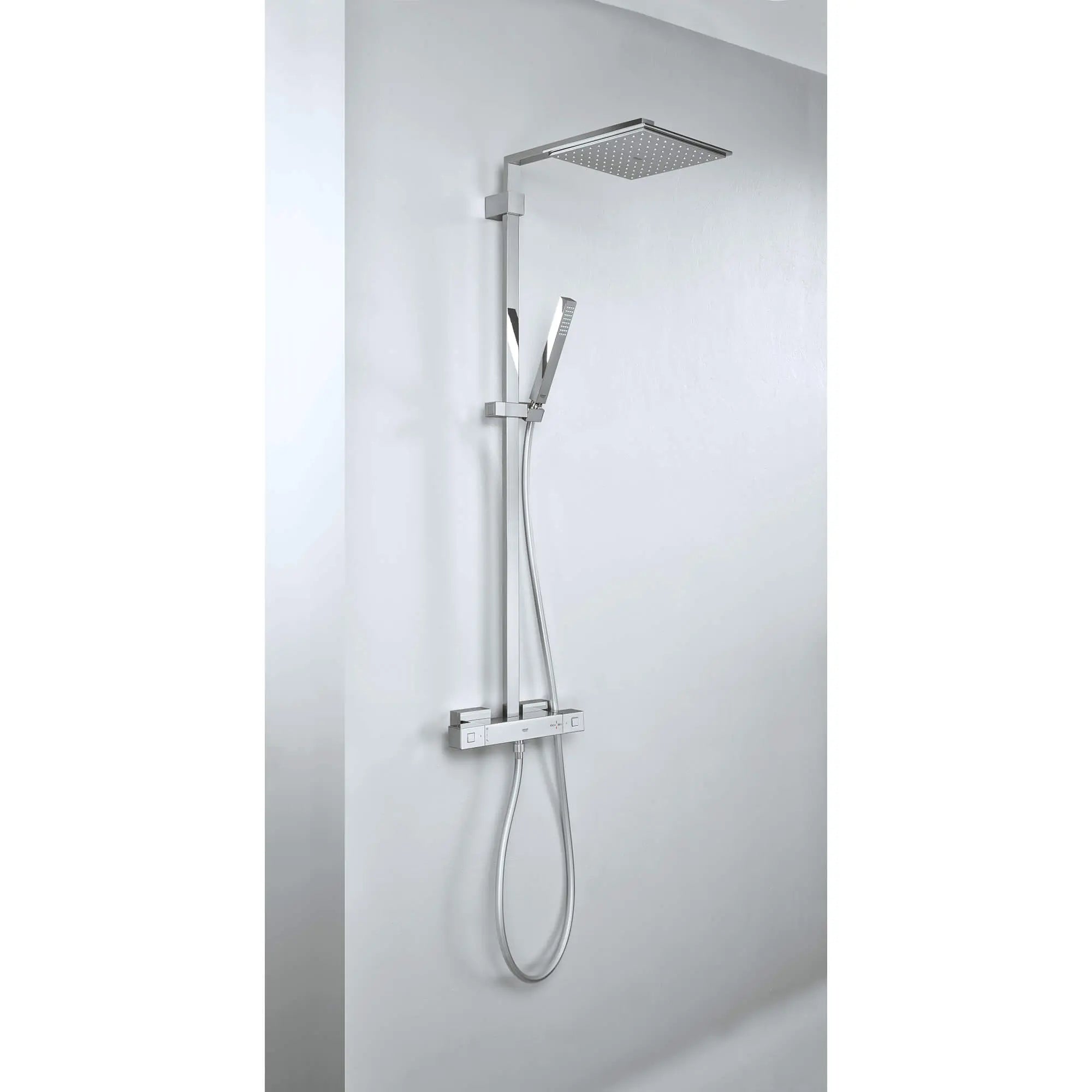 Euphoria Système de douche avec valve thermostatique // CHROME STARLIGHT GROHE // 988_26420000-shower-system-with-thermostat-for-wall-mount-enviro-6_0_CDNwebp.webp