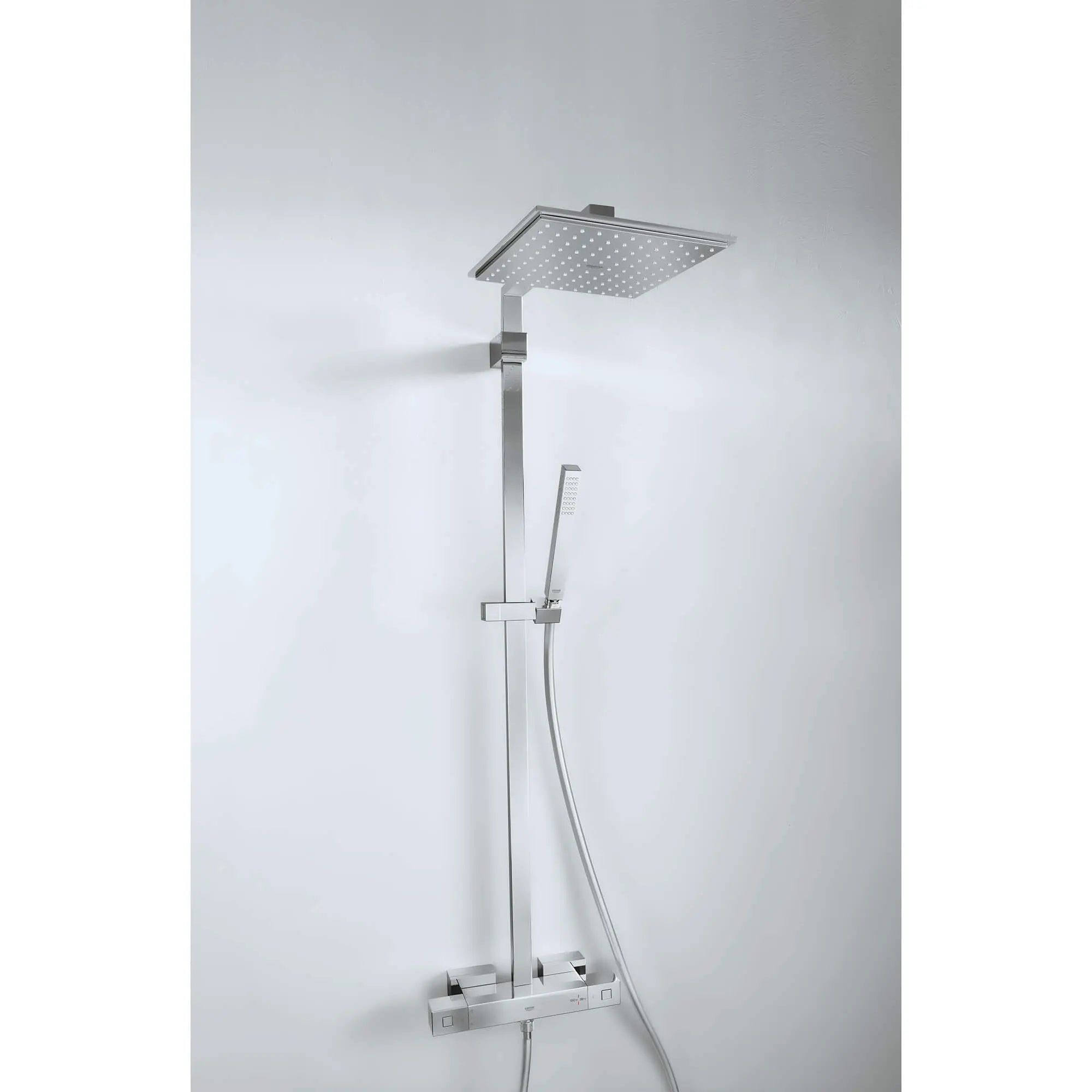 Euphoria Système de douche avec valve thermostatique // CHROME STARLIGHT GROHE // 989_26420000-shower-system-with-thermostat-for-wall-mount-enviro-7_0_CDNwebp.webp